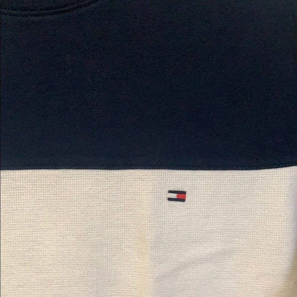 Tommy Hilfiger White/Navy T Shirt T-Shirt - Picture 2 of 4